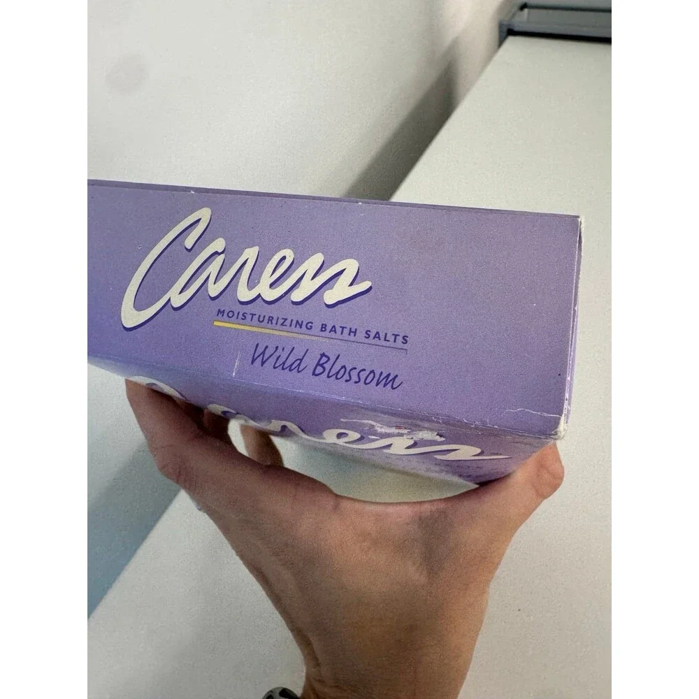 Caress Wild Blossom Moisturizing Bath Salts Floral New Rare Discontinued 1 Box